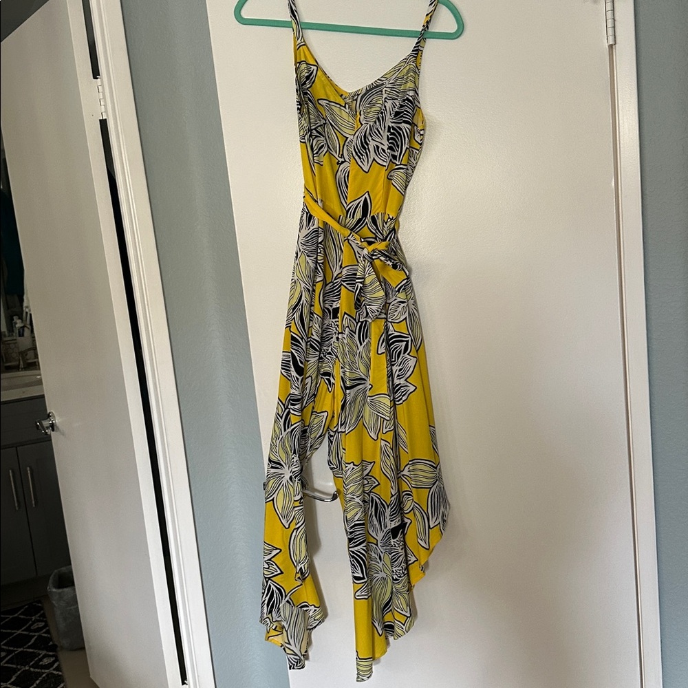 Yellow Floral split leg Dress with Black and White Accents tie in the back - Picture 2 of 2